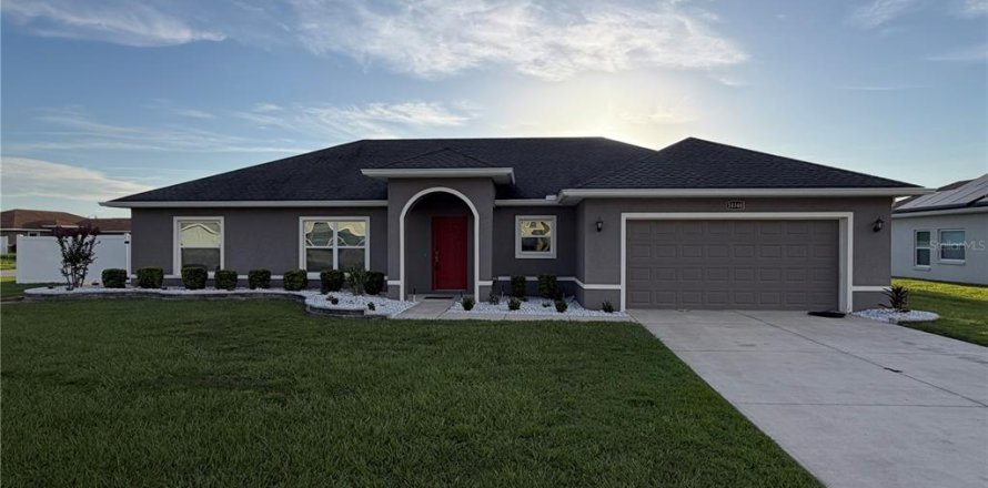 House in Belleview, Florida 3 bedrooms, 163.14 sq.m. № 2237962