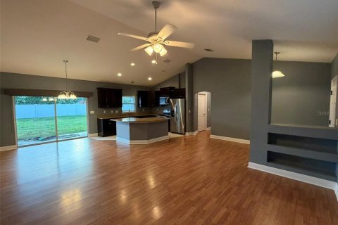 House in Belleview, Florida 3 bedrooms, 163.14 sq.m. № 2237962 - photo 3