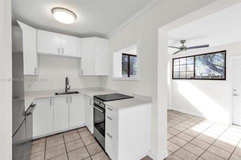 House in Fort Lauderdale, Florida 2 bedrooms, 88.72 sq.m. № 2035142 - photo 6