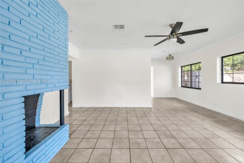 House in Fort Lauderdale, Florida 2 bedrooms, 88.72 sq.m. № 2035142 - photo 4