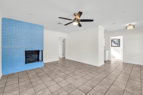 House in Fort Lauderdale, Florida 2 bedrooms, 88.72 sq.m. № 2035142 - photo 5