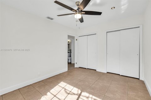 House in Fort Lauderdale, Florida 2 bedrooms, 88.72 sq.m. № 2035142 - photo 14