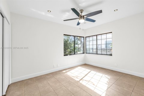 House in Fort Lauderdale, Florida 2 bedrooms, 88.72 sq.m. № 2035142 - photo 13