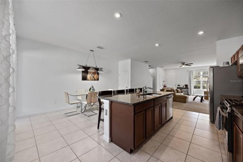 Townhouse in Odessa, Florida 3 bedrooms, 146.97 sq.m. № 2299913 - photo 12