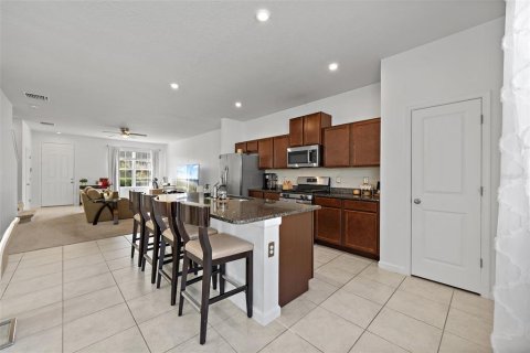 Townhouse in Odessa, Florida 3 bedrooms, 146.97 sq.m. № 2299913 - photo 9