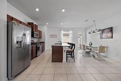 Townhouse in Odessa, Florida 3 bedrooms, 146.97 sq.m. № 2299913 - photo 8