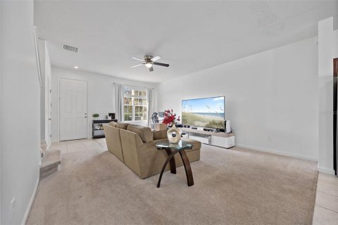 Townhouse in Odessa, Florida 3 bedrooms, 146.97 sq.m. № 2299913 - photo 5