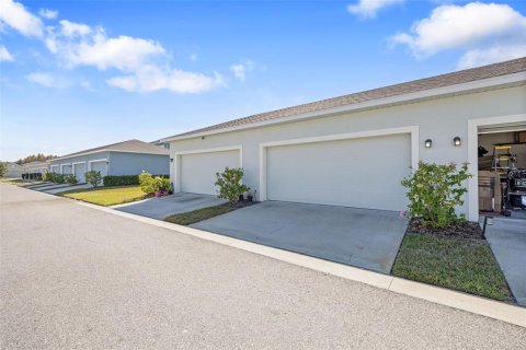 Townhouse in Odessa, Florida 3 bedrooms, 146.97 sq.m. № 2299913 - photo 24