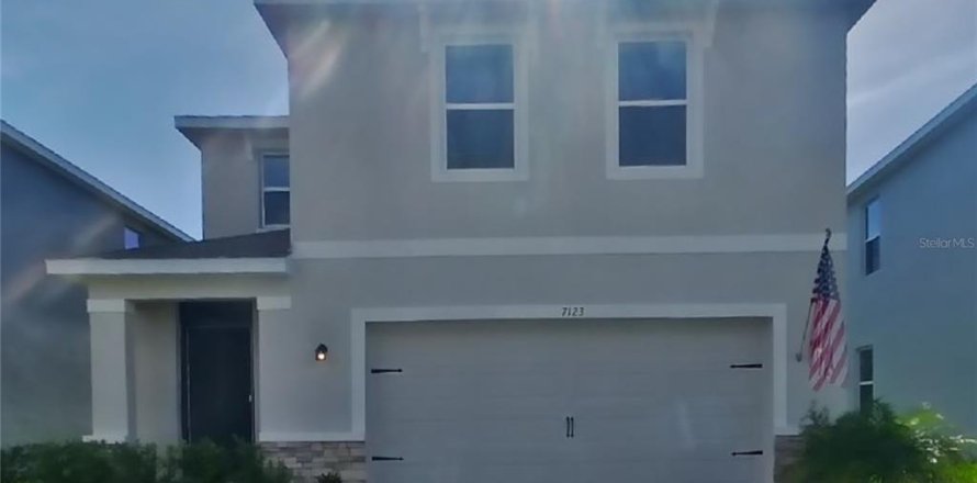Villa ou maison à Land O' Lakes, Floride 4 chambres, 214.14 m2 № 1831456