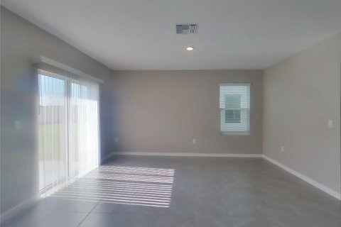 Casa en alquiler en Land O' Lakes, Florida, 4 dormitorios, 214.14 m2 № 1831456 - foto 3
