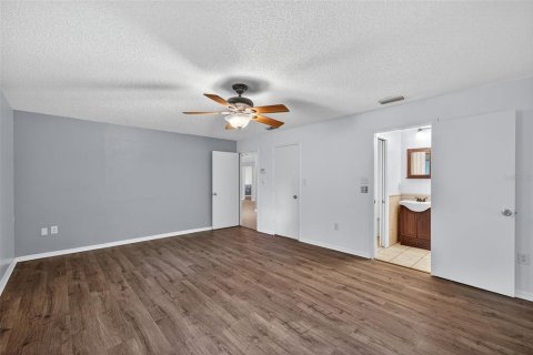 House in Lakeland, Florida 3 bedrooms, 200.67 sq.m. № 1909975 - photo 12