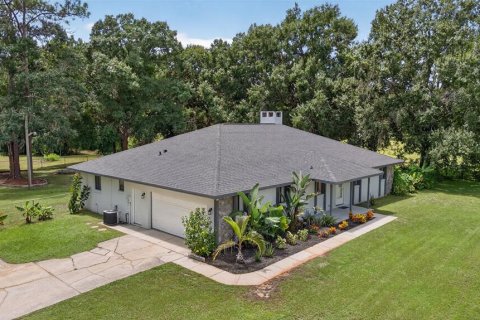House in Lakeland, Florida 3 bedrooms, 200.67 sq.m. № 1909975 - photo 2