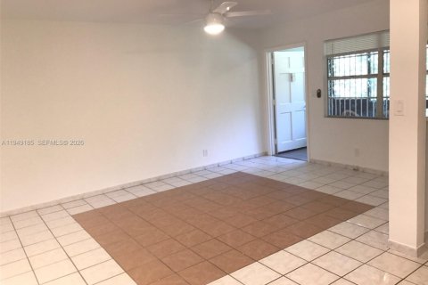 Appartement à louer à Hollywood, Floride: 1 chambre, 60.39 m2 № 2004909 - photo 2