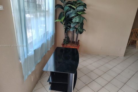 Copropriété à vendre à Hollywood, Floride: 1 chambre, 53.88 m2 № 2048143 - photo 7