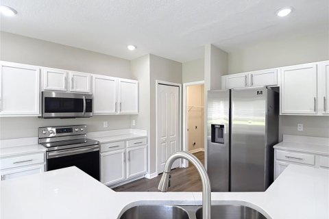 Casa en venta en Land O' Lakes, Florida, 4 dormitorios, 181.9 m2 № 2259008 - foto 14
