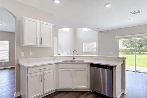 Casa en venta en Land O' Lakes, Florida, 4 dormitorios, 181.9 m2 № 2259008 - foto 10