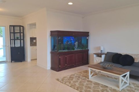 Villa ou maison à vendre à Hollywood, Floride: 3 chambres, 137.4 m2 № 2268203 - photo 4