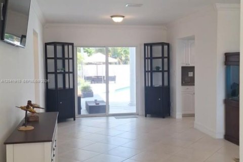 Villa ou maison à vendre à Hollywood, Floride: 3 chambres, 137.4 m2 № 2268203 - photo 3