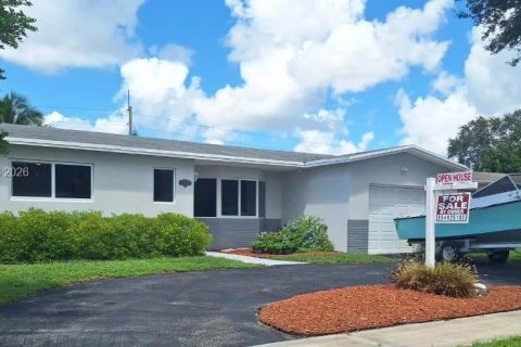Villa ou maison à vendre à Hollywood, Floride: 3 chambres, 137.4 m2 № 2268203 - photo 2