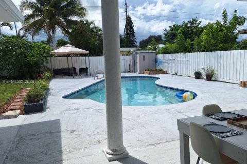 Villa ou maison à vendre à Hollywood, Floride: 3 chambres, 137.4 m2 № 2268203 - photo 24