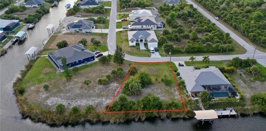 Land in Port Charlotte, Florida № 2155420