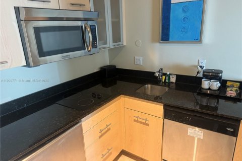 Condo in Fort Lauderdale, Florida, 1 bedroom № 1966947 - photo 7