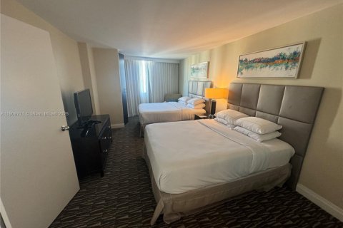 Condo in Fort Lauderdale, Florida, 1 bedroom № 1966947 - photo 15