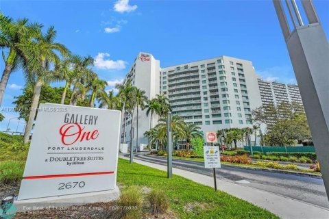 Condo in Fort Lauderdale, Florida, 1 bedroom № 1966947 - photo 4