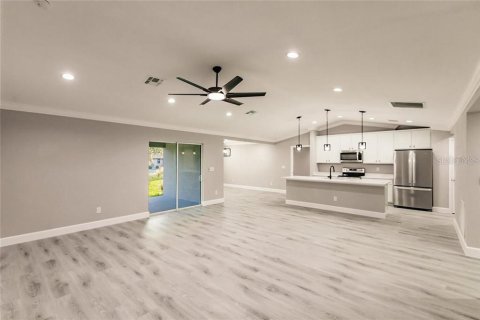 Casa en venta en Palm Coast, Florida, 4 dormitorios, 186.64 m2 № 1836897 - foto 3
