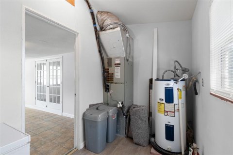 House in Largo, Florida 3 bedrooms, 109.9 sq.m. № 1903452 - photo 22
