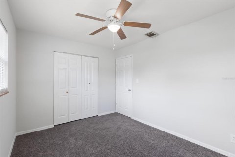 House in Largo, Florida 3 bedrooms, 109.9 sq.m. № 1903452 - photo 16
