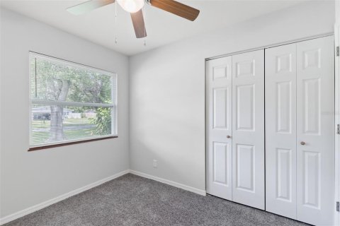 House in Largo, Florida 3 bedrooms, 109.9 sq.m. № 1903452 - photo 18