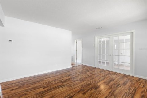 House in Largo, Florida 3 bedrooms, 109.9 sq.m. № 1903452 - photo 5