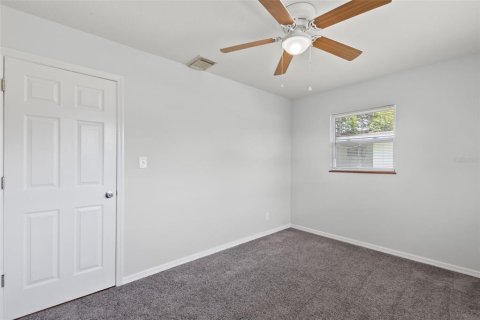House in Largo, Florida 3 bedrooms, 109.9 sq.m. № 1903452 - photo 15