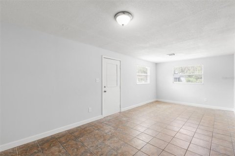 House in Largo, Florida 3 bedrooms, 109.9 sq.m. № 1903452 - photo 6
