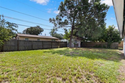 House in Largo, Florida 3 bedrooms, 109.9 sq.m. № 1903452 - photo 27