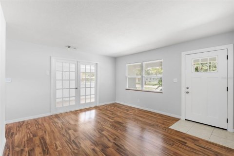 House in Largo, Florida 3 bedrooms, 109.9 sq.m. № 1903452 - photo 2