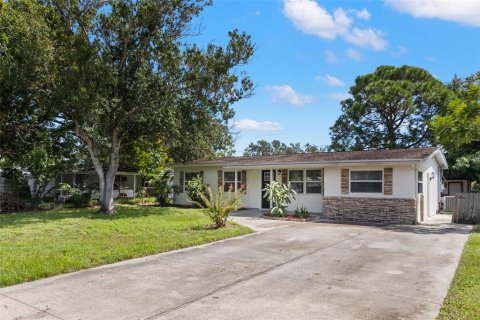House in Largo, Florida 3 bedrooms, 109.9 sq.m. № 1903452 - photo 28