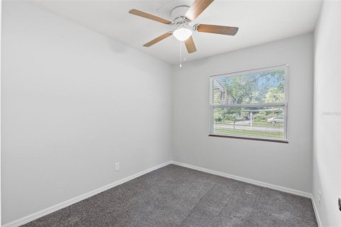 House in Largo, Florida 3 bedrooms, 109.9 sq.m. № 1903452 - photo 17