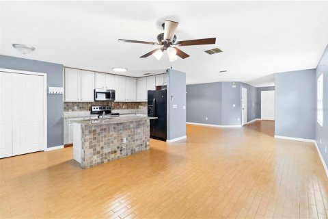 Touwnhouse à vendre à Oviedo, Floride: 3 chambres, 173.91 m2 № 2216901 - photo 8