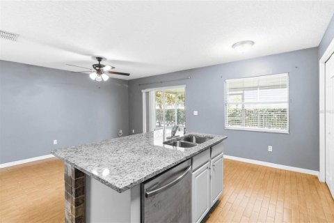 Touwnhouse à vendre à Oviedo, Floride: 3 chambres, 173.91 m2 № 2216901 - photo 11