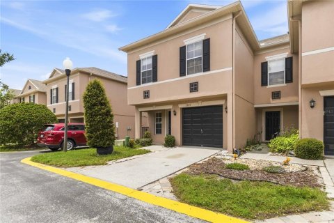 Touwnhouse à vendre à Oviedo, Floride: 3 chambres, 173.91 m2 № 2216901 - photo 2