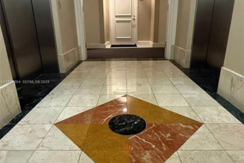 Снять в аренду кондоминиум в Халландейл-Бич, Флорида 2 спальни, 81.29м2, № 1987477 - фото 15