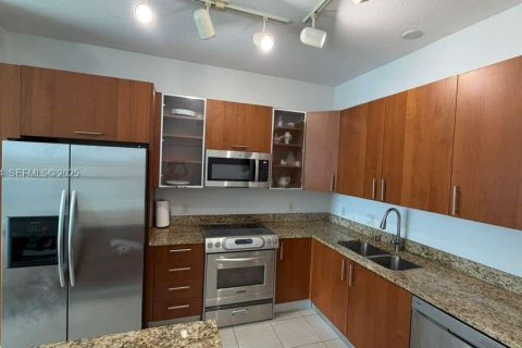 Снять в аренду кондоминиум в Халландейл-Бич, Флорида 2 спальни, 81.29м2, № 1987477 - фото 8