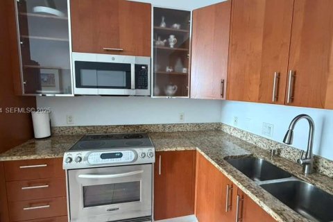 Снять в аренду кондоминиум в Халландейл-Бич, Флорида 2 спальни, 81.29м2, № 1987477 - фото 7