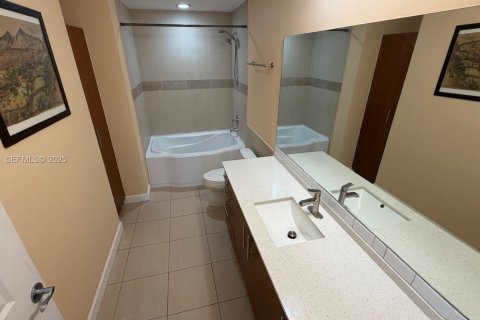 Снять в аренду кондоминиум в Халландейл-Бич, Флорида 2 спальни, 81.29м2, № 1987477 - фото 5