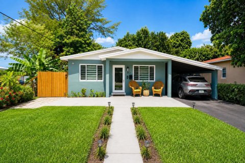 House in Hollywood, Florida 3 bedrooms, 95.22 sq.m. № 2275947