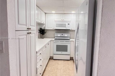 Touwnhouse à louer à Hialeah, Floride: 3 chambres, 186.73 m2 № 2168374 - photo 4