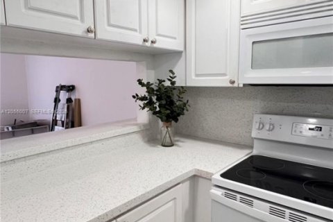 Touwnhouse à louer à Hialeah, Floride: 3 chambres, 186.73 m2 № 2168374 - photo 8