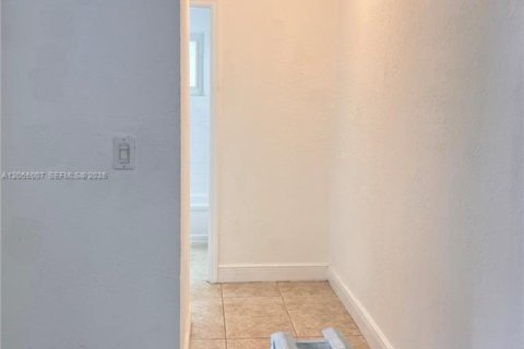 Touwnhouse à louer à Hialeah, Floride: 3 chambres, 186.73 m2 № 2168374 - photo 26